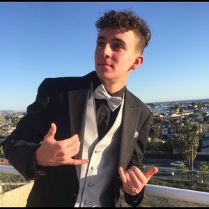 Meet your Posher, Ethan